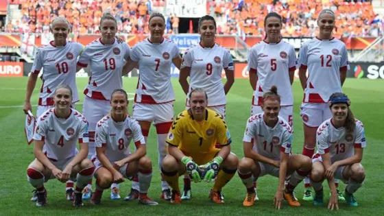 El fútbol femenino de Dinamarca reclama igualdad de género en los salarios