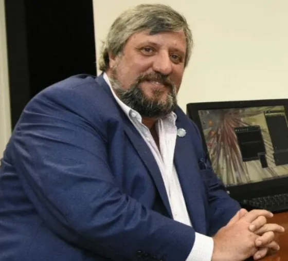 Miguel De Godoy: “Hay un proyecto para otorgar a los medios la licencia definitiva”