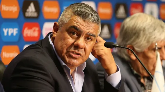 El presidente de la AFA dijo que será distinto jugar en la bombonera que en el monumental