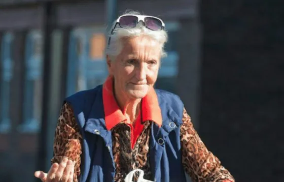 Va a los funerales a ¿garroniar la comida?