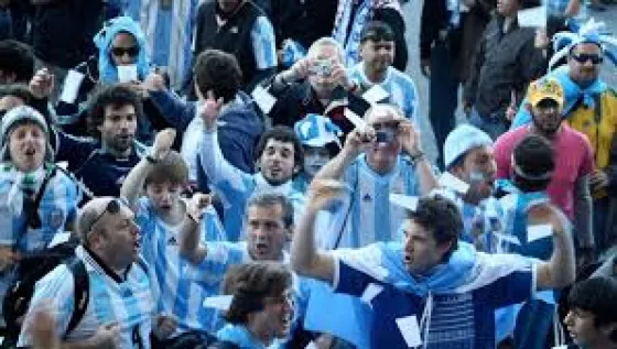 Conocé el nuevo canto de la hinchada Argentina. Video