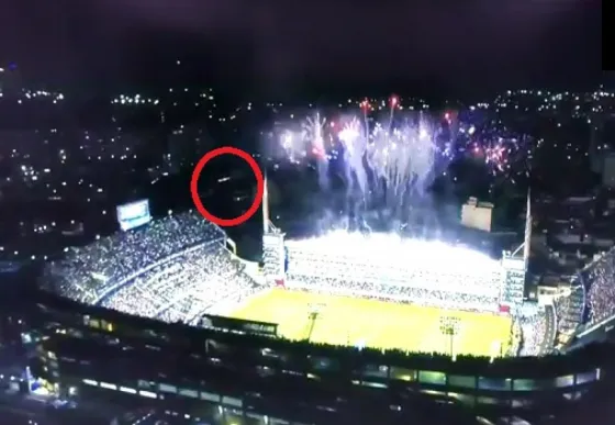 Apareció un ovni en el partido Argentina - Peru ¿Lo viste?