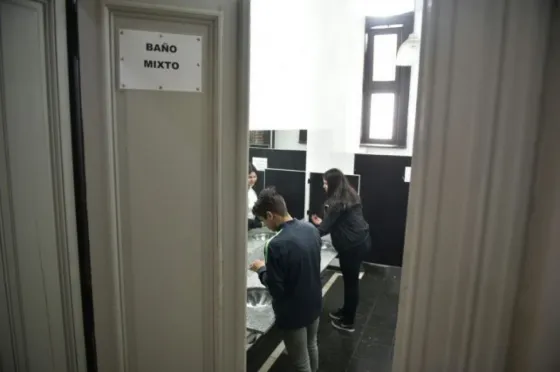 Ya hay una escuela pública argentina con baños mixtos