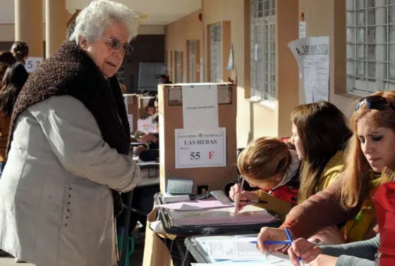 Capacitarán a adultos mayores para las elecciones