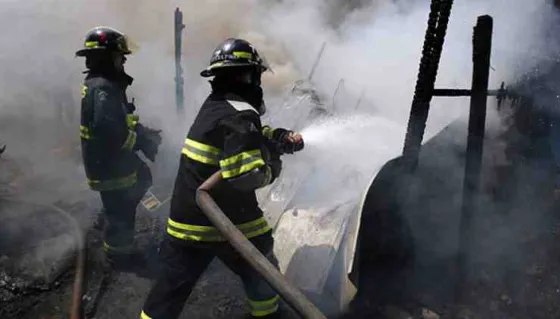 Dotaciones de bomberos y rescatistas podrían recibir 400 mil pesos de ayuda anual