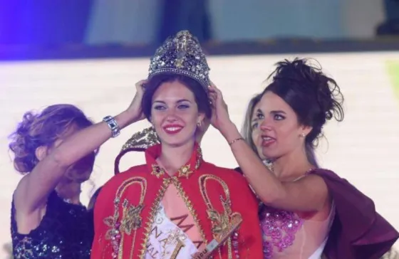 Escracharon a la reina de la Vendimia con una foto hot