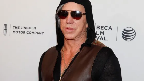 Mickey Rourke no escarmienta y se vuelve a operar la cara: mirá cómo quedó