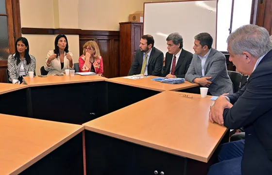 Capacitan a comunidades aborígenes para las elecciones generales