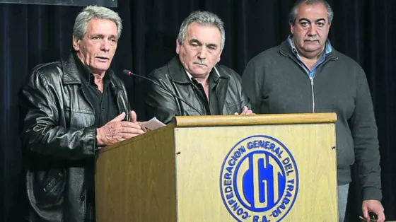 Carlos Acuña, Juan Carlos Schmid y Héctor Daer, miembros del triunvirato de la CGT.