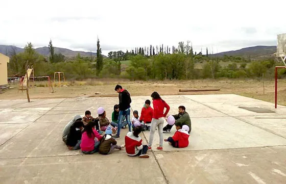 Trabajan con niños y adolescentes para prevenir adicciones