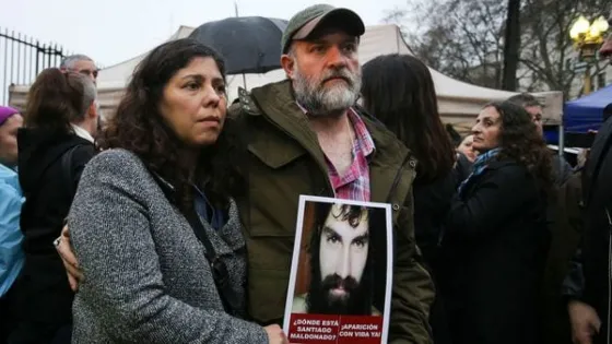 La familia de Santiago advierte que no convocan a una marcha