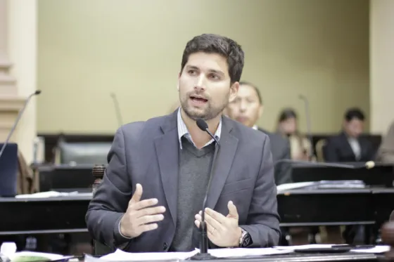 ¿Lara Gros rompe la veda electoral? Fotos