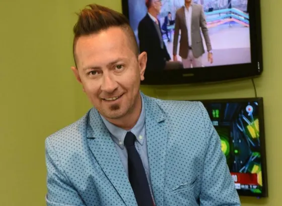 Adrián Valenzuela a dormir la siesta