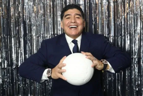Mirá el gesto de Diego Maradona hacia Messi