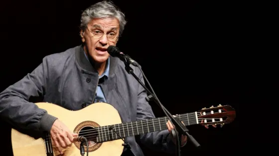 Caetano Veloso acusado de pedofilia