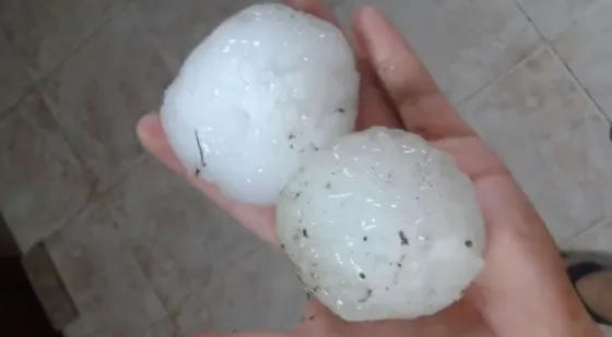 El tamaño del granizo sorprendió a todo Formosa