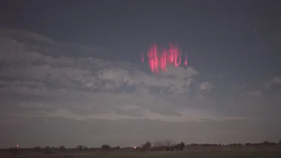 El fenómeno espacial que iluminó el cielo de EE.UU. (VIDEO)
