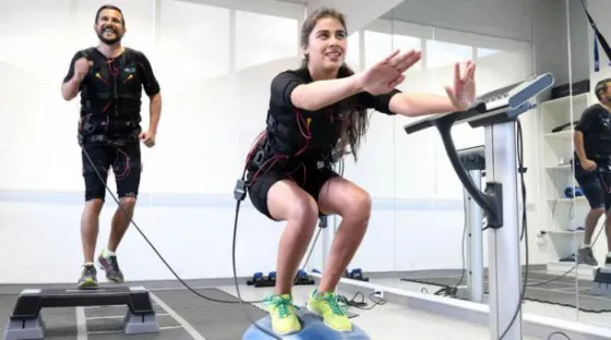 Terminó en terapia por una clase de electrofitness