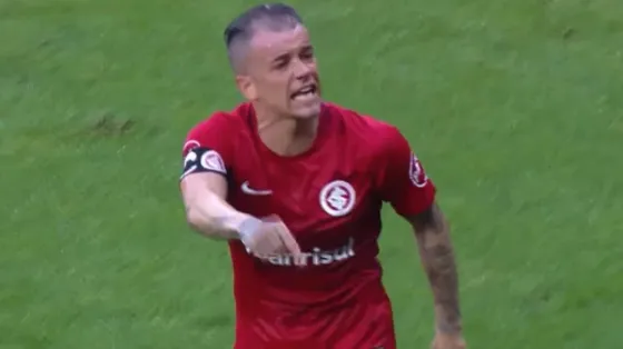 D'Alessandro furioso contra sus propios hinchas