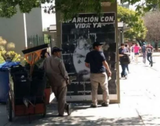 Aseguran que el rector de la UNSa sacó el cartel de Maldonado