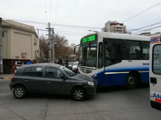 Nuevamente un auto chocó con un SAETA