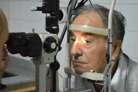 Inicia una campaña de detección de catarata para personas sin obra social