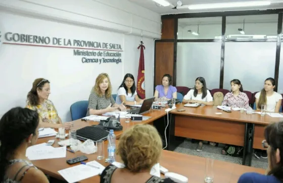 Trabajan en la prevención del embarazo en adolescentes