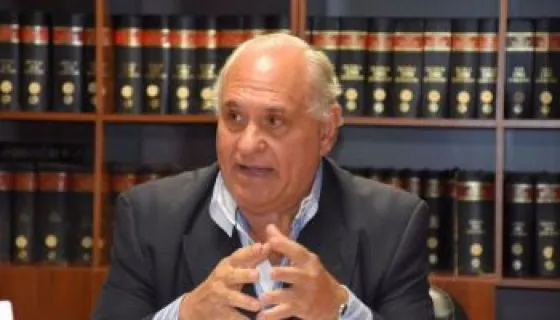 “No se pueden transferir autos que tengan multas”