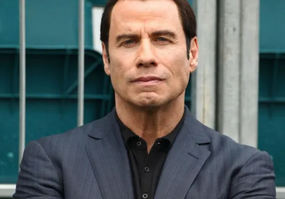 John Travolta acusado de violar a un hombre