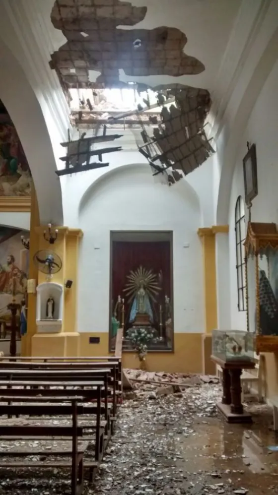 TREMENDO: Mirá como quedó una Iglesia por el temporal en Metán (FOTOS)