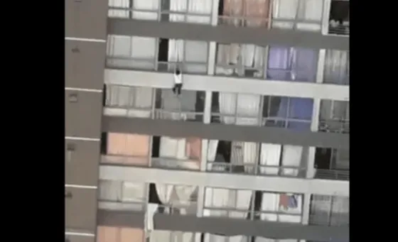 Salvó a una mujer que cayó de un noveno piso