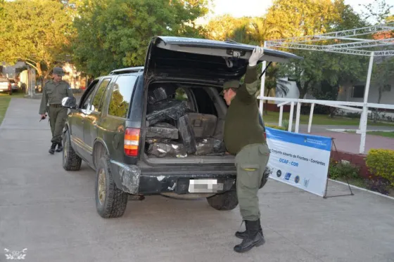 Abandonaron una camioneta con 500 kilos de marihuana