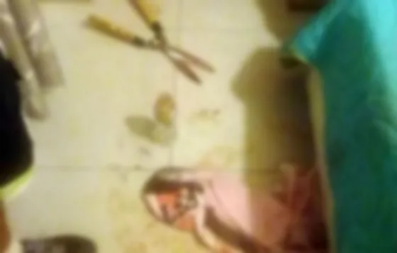 Le cortó el miembro mientras dormía