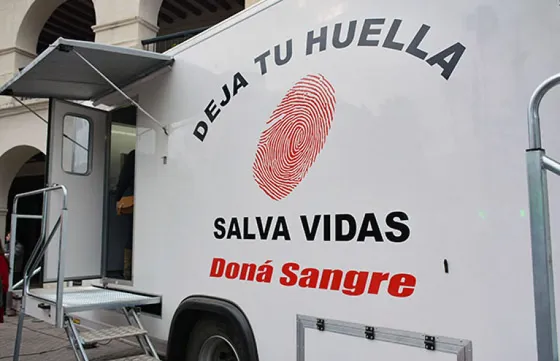 Colecta de sangre en la explanada del Cabildo Histórico