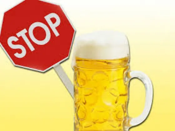 Lo condenaron a "dejar de tomar"