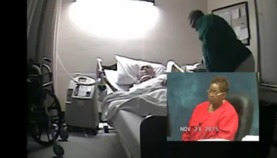 Terrible: Enfermeras se burlan de un hombre que agoniza. Video