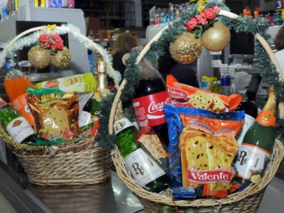 Super chinos lanzaron su propia canasta navideña