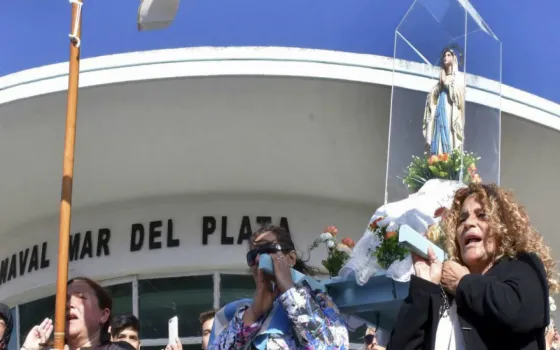 ARA San Juan: Familiares marcharon para pedir que se continúe con el operativo rescate