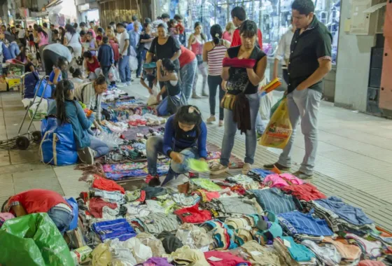 Avellaneda: “No vamos a permitir que los manteros se instalen en las peatonales durante las fiestas”