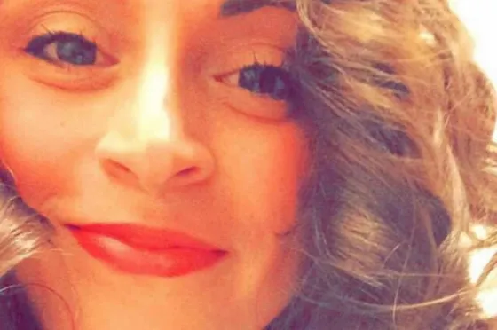 Fue detenida por tener relaciones sexuales con su alumno en una plaza