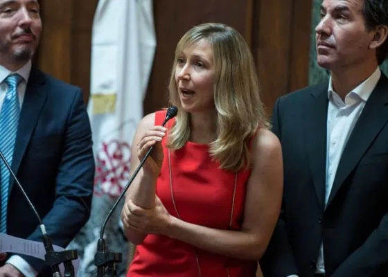 Escándalo en la Legislatura porteña: Diputados del PRO abuchearon a Myriam Bregman. Video