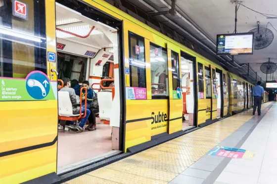 Se masturbó en el subte y lo detuvieron