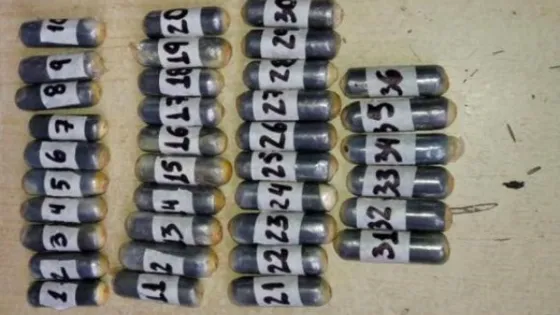 Lo detuvieron con 60 cápsulas de cocaína en su estómago