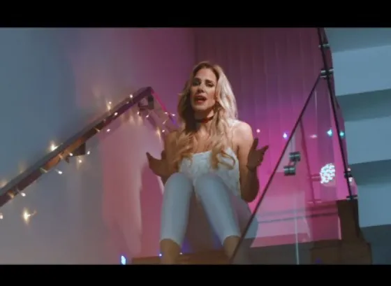 Marcela Baños presentó su primer videoclip como cantante de cumbia