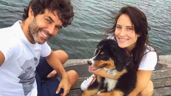 La mujer de Mariano Martínez lo amaba desde la secundaria. Mirá la foto