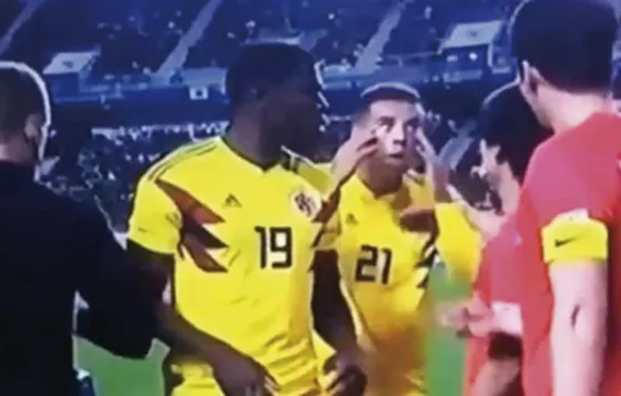 Por su actitud discriminatoria, la FIFA suspendió a Edwin Cardona . Video