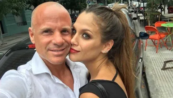Barbie Vélez indignada: Su papá se tatuó a una famosa argentina