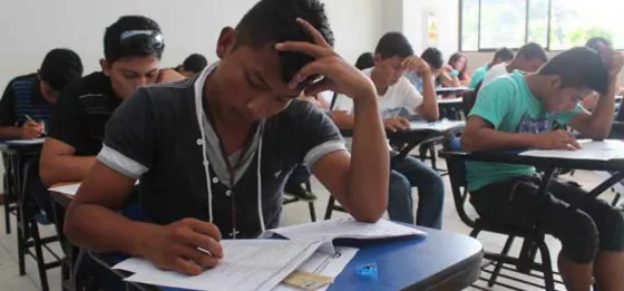 "Tenemos 3500 inscriptos para las becas de las universidades y los terciarios"