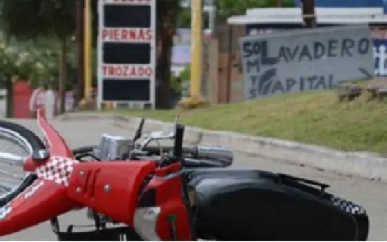 Motociclista se accidentó en la vía pública