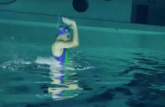 Las nadadoras que "hacen magia" sobre el agua . Mirá el video